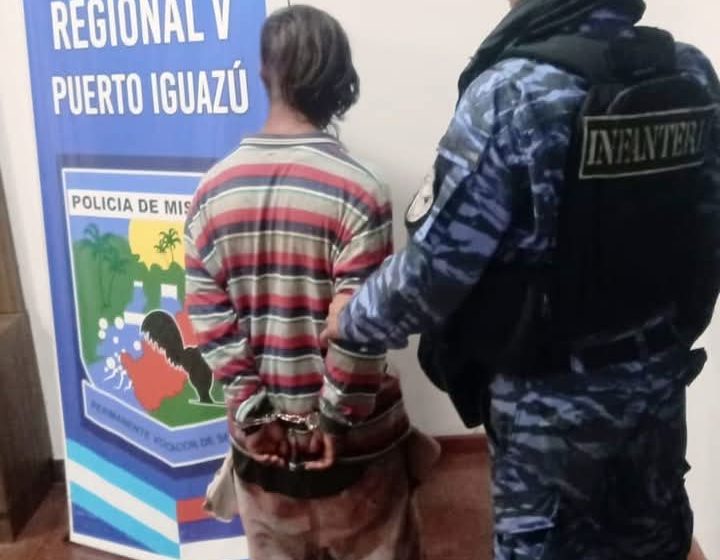Un Joven fue demorado tras intimidar a transeúntes con una réplica de arma de fuego 6 Un Joven fue demorado tras intimidar a transeúntes con una réplica de arma de fuego