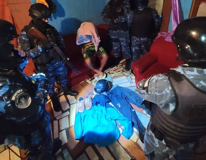  Exconvicto buscado por robos fue atrapado debajo de su cama en Iguazú