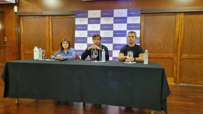 En su visita a Misiones, Bullrich anunció que analizan el corrimiento del control fronterizo en Iguazú para agilizar el turismo 5 En su visita a Misiones, Bullrich anunció que analizan el corrimiento del control fronterizo en Iguazú para agilizar el turismo