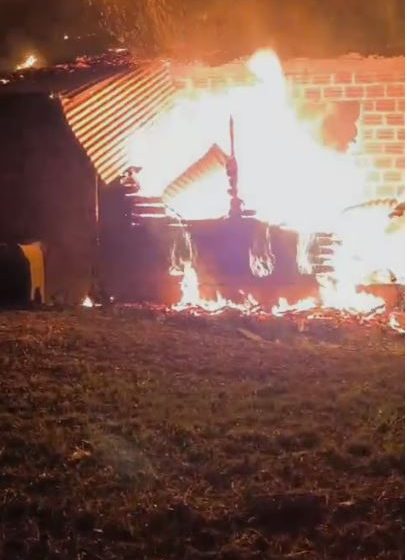  Incendio arrasa con vivienda en el barrio Nuevo Iguazú