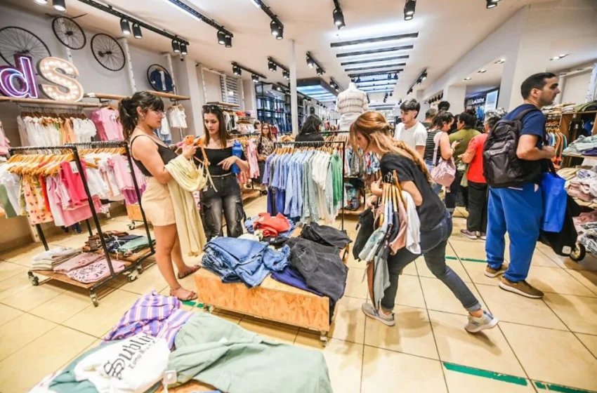  El consumo de ropa importada ya es mayor que la nacional