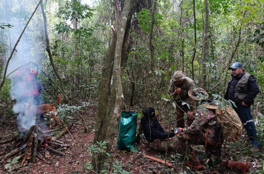  Bomberos Voluntarios de Iguazú participaron junto al Ejército en un curso de rastreo y rescate en monte
