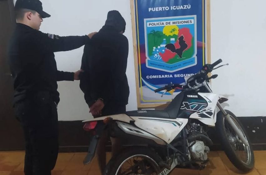  En múltiples procedimientos tres motocicletas fueron recuperadas y un joven terminó detenido en Puerto Iguazú