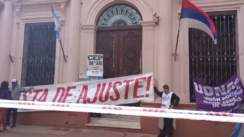 Docentes rechazan la propuesta salarial del Gobierno: “Es una burla”, afirman desde el FTEL 5 Docentes rechazan la propuesta salarial del Gobierno: “Es una burla”, afirman desde el FTEL
