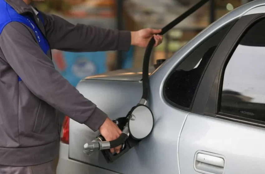  El Gobierno actualiza impuestos a los combustibles en agosto y posterga el ajuste completo para septiembre