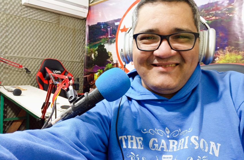 A juicio el conductor radial y ex candidato César Solís por calumnias e injurias contra Fabián De Sa