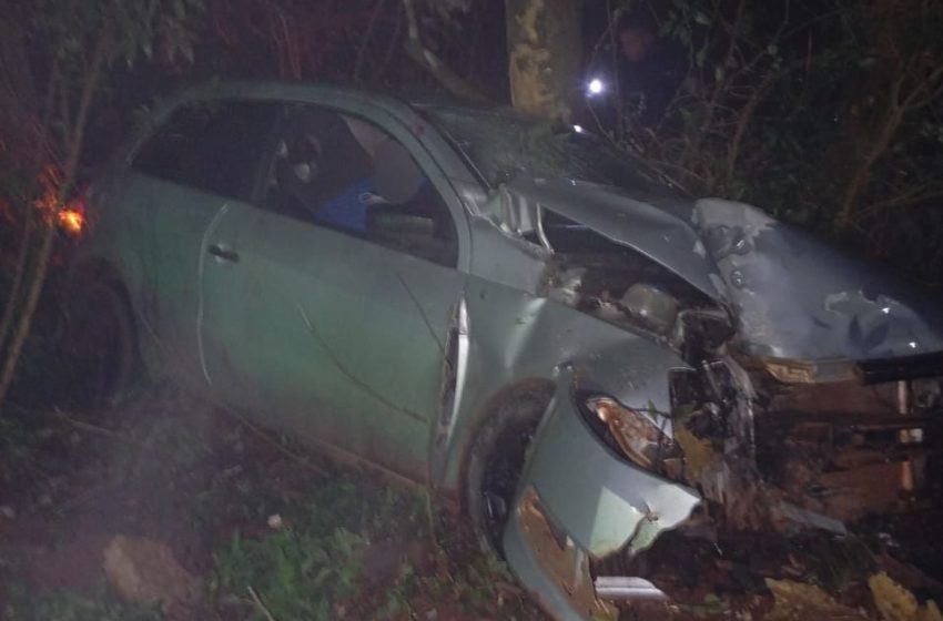  Despiste de automóvil en Puerto Esperanza dejó un joven hospitalizado