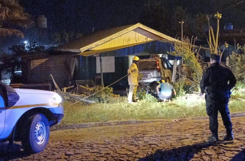  Vehículo despistó en Wanda y provocó daños materiales en una vivienda