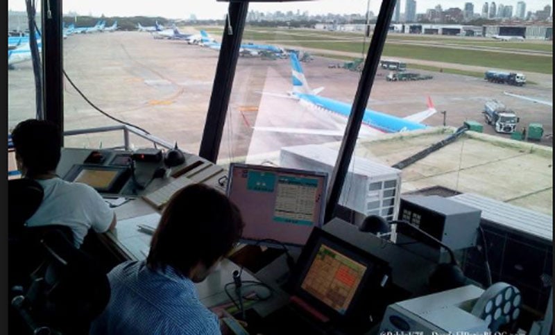  Controladores aéreos anuncian paros escalonados desde el 22 de agosto que afectarán vuelos en todo el país