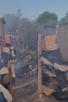  Incendio en el barrio Bicentenario dejó dos personas lesionadas