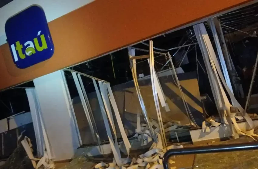  Banda armada destruye banco durante asalto en Katueté – Paraguay