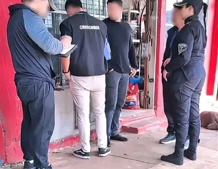  Detienen en Posadas a preceptor acusado de acosar a alumnas por redes sociales