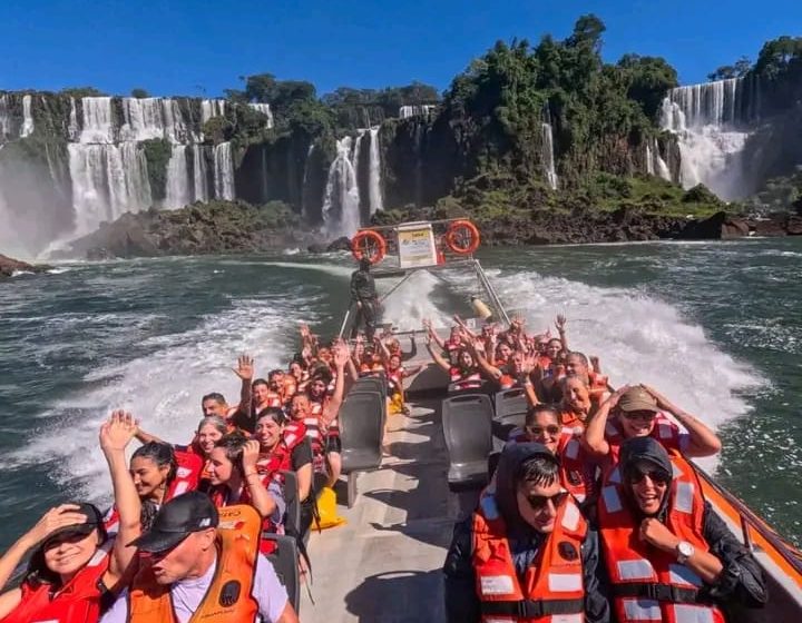  Iguazú Jungle construye un catamarán y un hotel con puerto propio para potenciar el turismo náutico