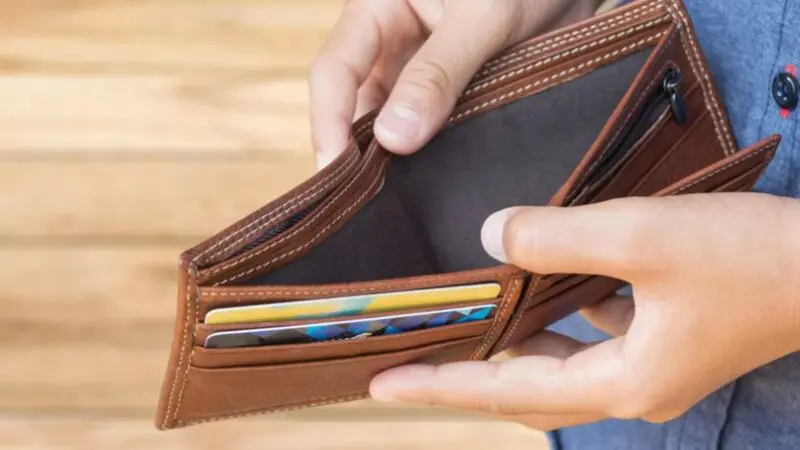  El salario mínimo vale menos que en 2001 y no alcanza para la canasta básica