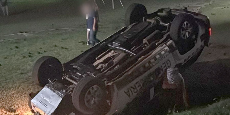  Dos gendarmes lesionados tras el vuelco de una camioneta oficial en San Pedro