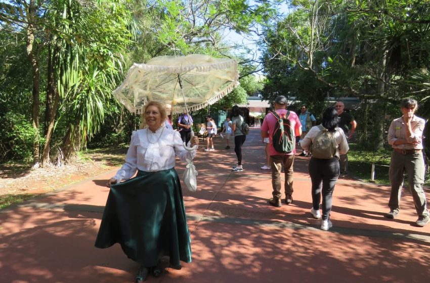  Realizaron una visita teatralizada con la “Señorita Victoria Aguirre” en el Parque Nacional Iguazú