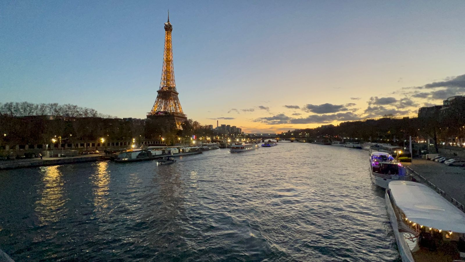 De “monumento desarmado” a postal icónica: la historia de la Torre Eiffel imagen-13