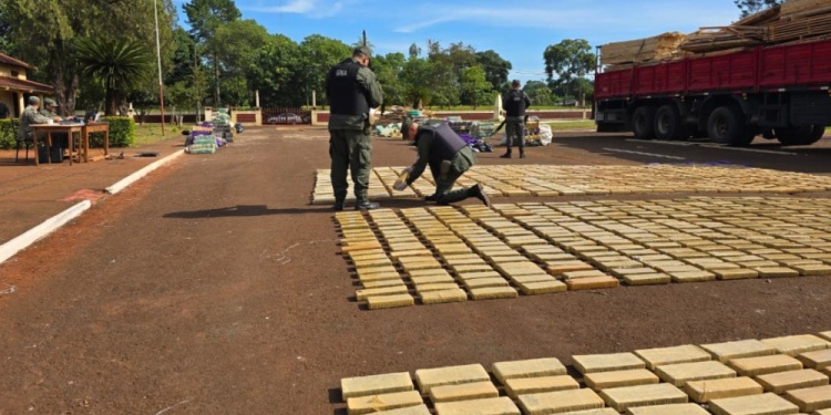  Incautaron más de 7 toneladas de marihuana ocultas en maderas en San José