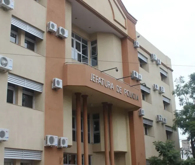  Investigan a un policía que se habría sacado una foto apuntándose con su arma reglamentaria