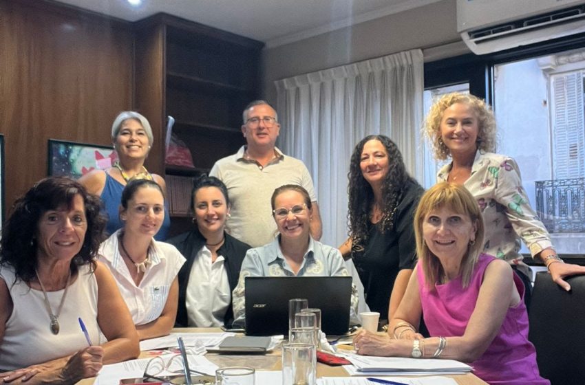  La Federación Farmacéutica (FEFARA) avanzó en la actualización del reglamento que rige el Sistema Federal de Certificación y Recertificación Profesional