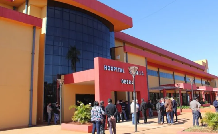  Entró a una comisaría empapada en alcohol y se prendió fuego: permanece en estado crítico