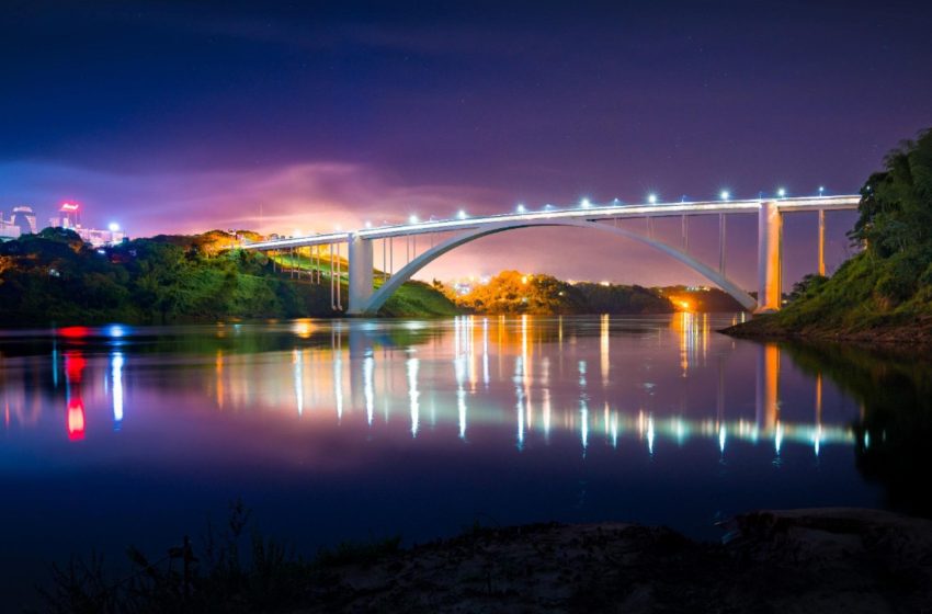  Suspenden la prohibición de circulación de autobuses turísticos a través del Puente de la Amistad