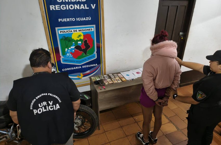  Delivery de drogas : Fue arrestada con dosis de droga tras un control policial