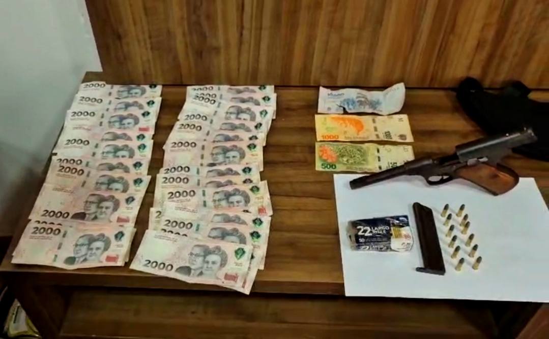 Cayó por dos robos millonarios en Iguazú: lo atraparon armado y con droga lista para la venta imagen-11