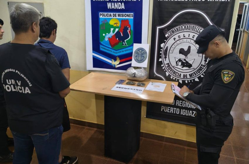  Lo capturaron cuando intentaba concretar una transacción de droga: tenía una mochila cargada de marihuana