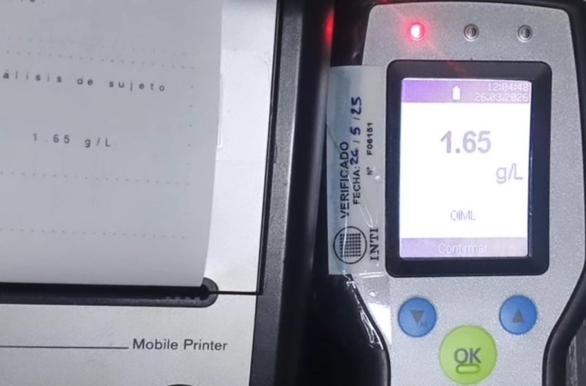  Con 1,65 de alcohol, manejaba un colectivo con 13 pasajeros a bordo: lo detuvieron en Montecarlo