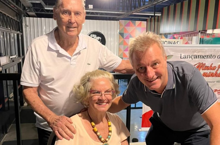  Del arte reciclado a las páginas de un libro: Ilza Rahmeier Alliana presenta “Mi vida, mi arte” en el Día del Artesano