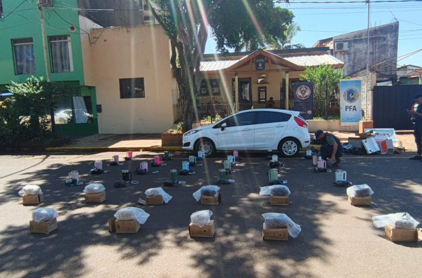 Iguazú: Secuestran 25 kilos de droga escondida en jarras
