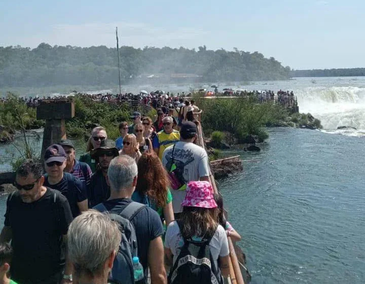  Semana Santa 2026: más de 2,8 millones de turistas, el gasto total descendió un 18,9% anual