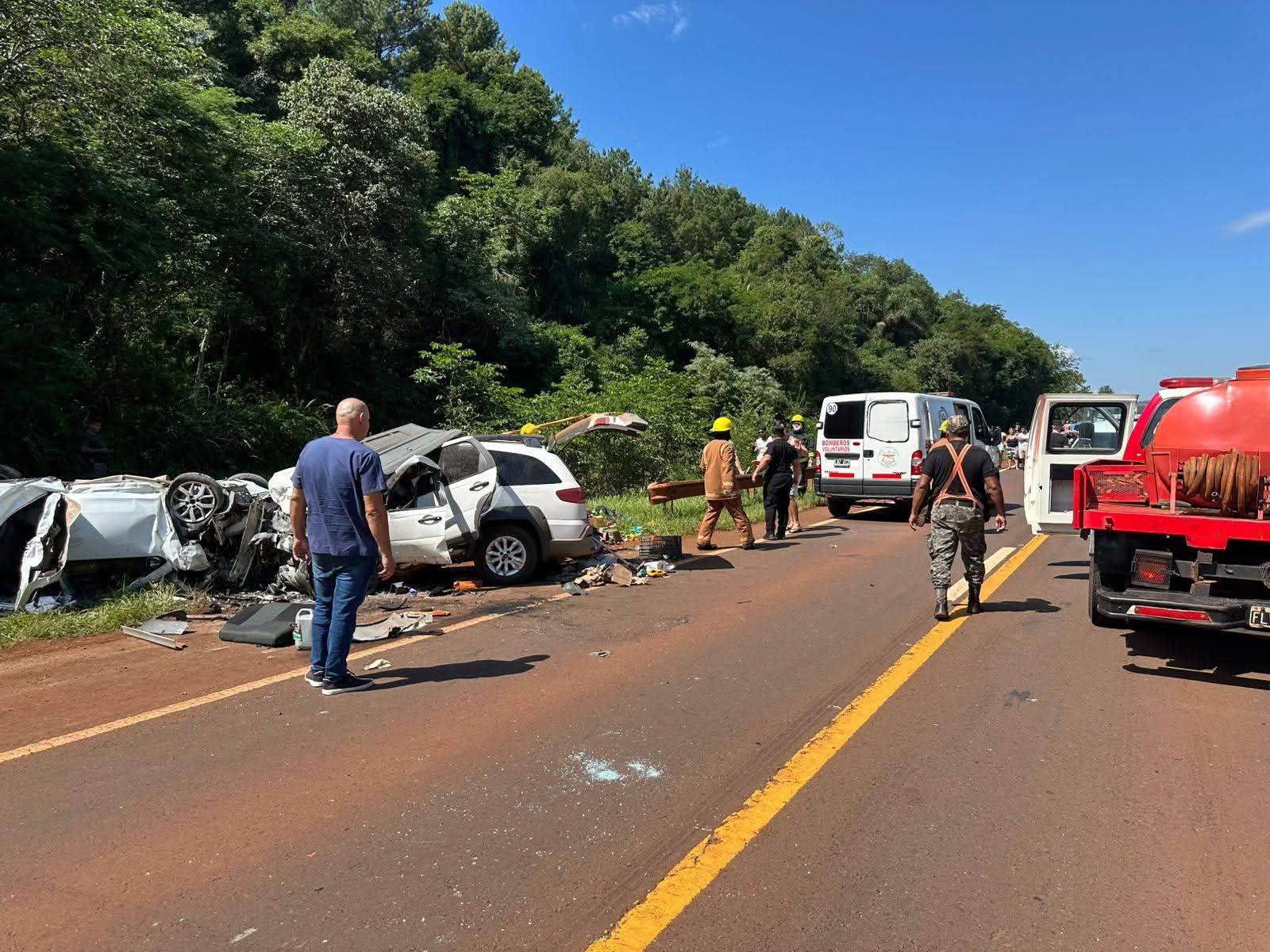 Choque fatal en Puerto Esperanza: una mujer murió y hay varios heridos graves sobre la Ruta 12 imagen-11