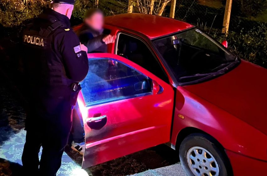  Alcoholizado se durmió con el auto en marcha en el medio de la calle: tenía 2,55 g/l e intentó atacar a los policías