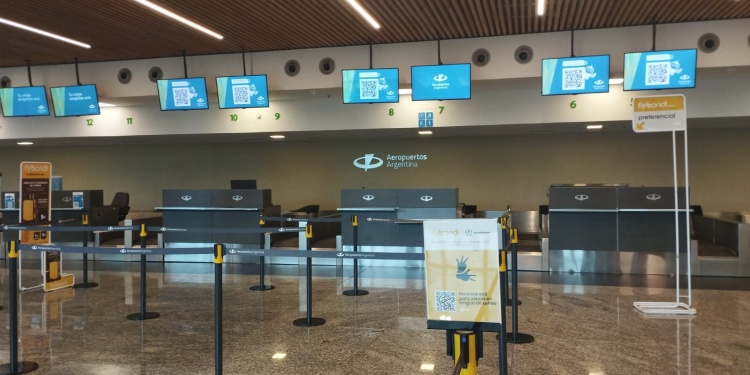  Familias varadas en Iguazú denunciaron abandono y falta de respuestas tras cancelaciones de Flybondi