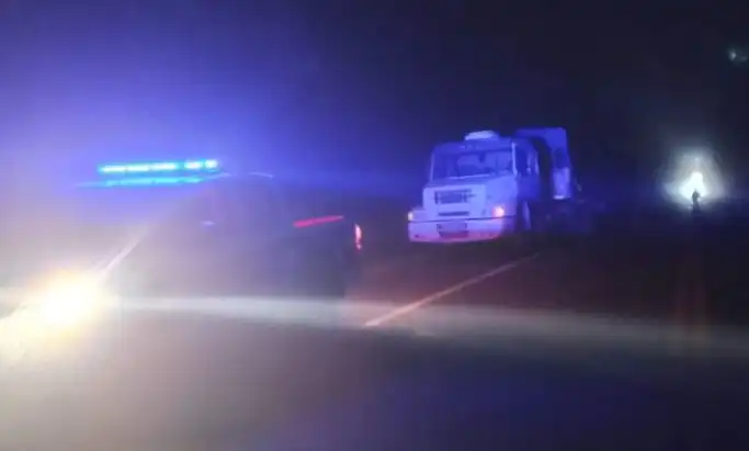  Conductor sufrió quemaduras al intentar reparar un desperfecto mecánico en su camión sobre la Ruta 12