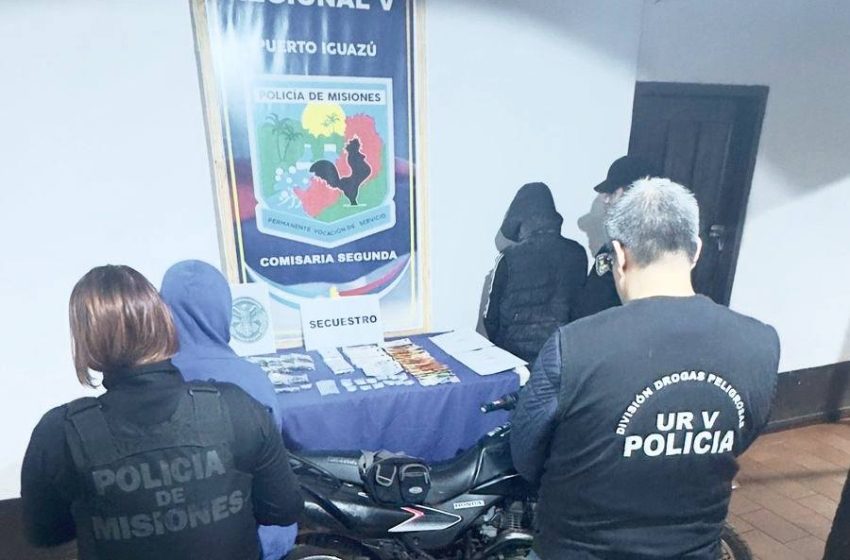  Narcopareja fue capturada tras intentar escapar de la Policía con más de 40 dosis de droga listas para la venta