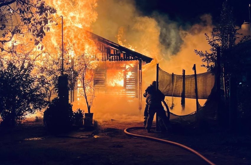  Incendio destruyó una vivienda en el barrio Altos del Paraná