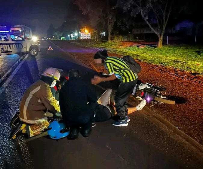  Siniestro vial en Puerto Esperanza dejó una motociclista lesionada