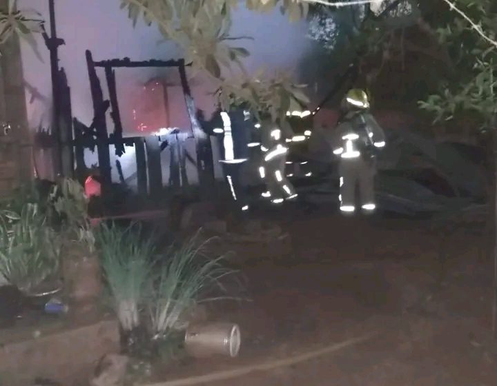  Un cortocircuito destruyó por completo una vivienda durante la madrugada en Puerto Iguazú