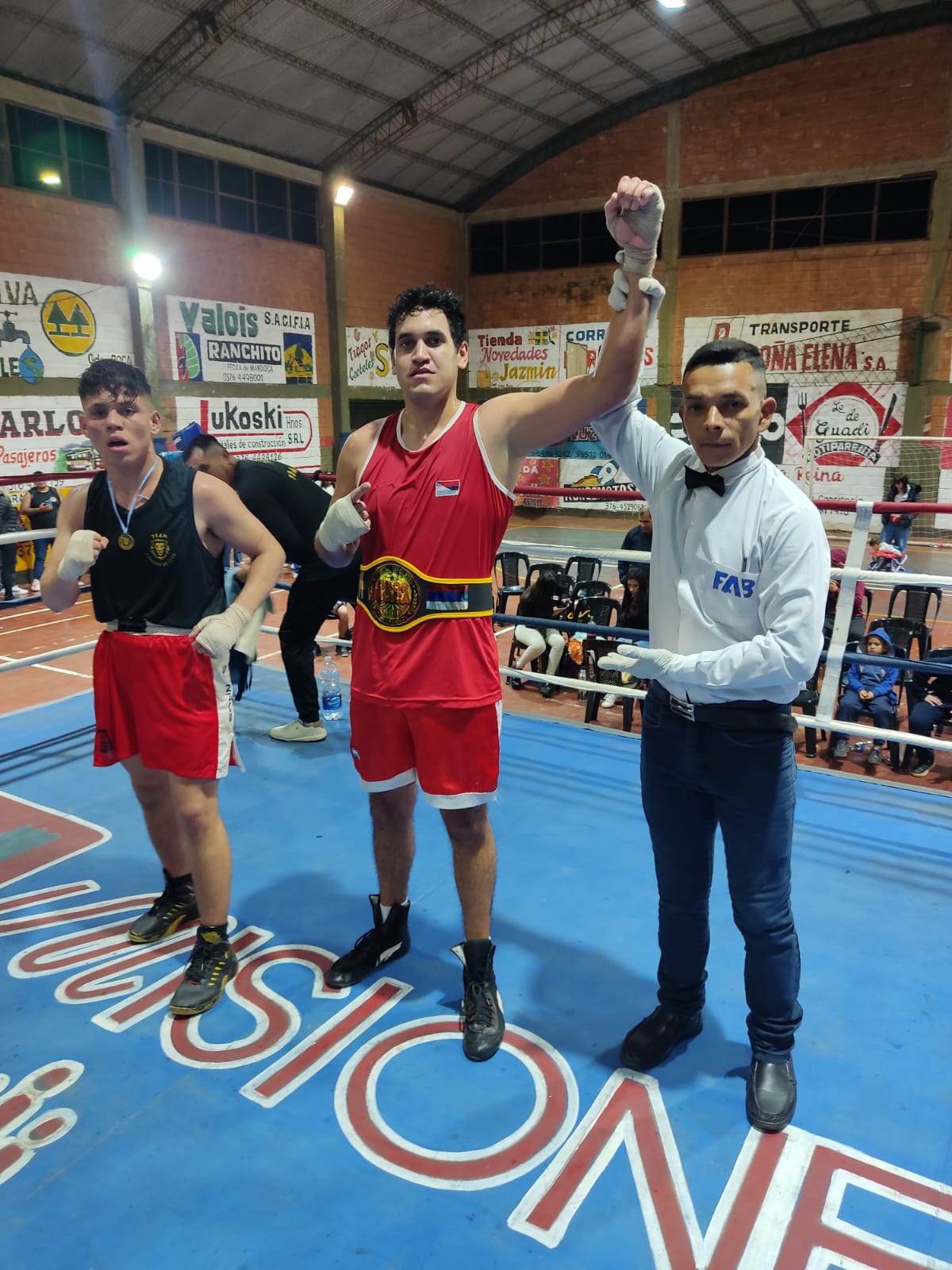 Velada boxística: noche de combates parejos y talento misionero imagen-8