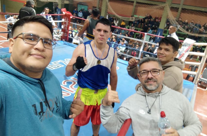  Velada boxística: noche de combates parejos y talento misionero