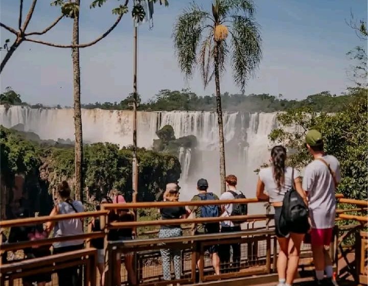  Las Cataratas del Iguazú mantienen abiertos sus circuitos