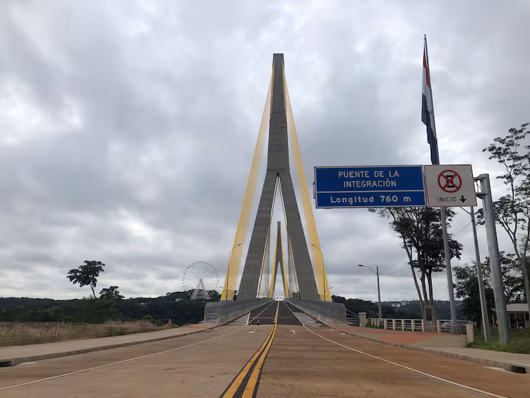  Puente de la Integración: Autorizan el paso de ómnibus internacionales y de turismo
