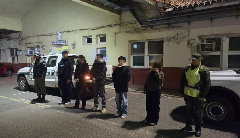  Un colectivo que salió de Puerto Iguazú llevaba a cinco ciudadanos chinos con ingreso irregular al país