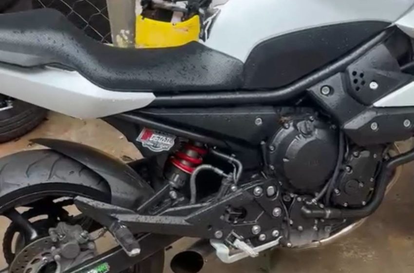  Hacía maniobras peligrosas en una moto, las publicaba en Instagram y la Policía terminó allanando su casa
